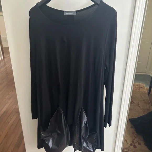 Top - Picture 1 of 1